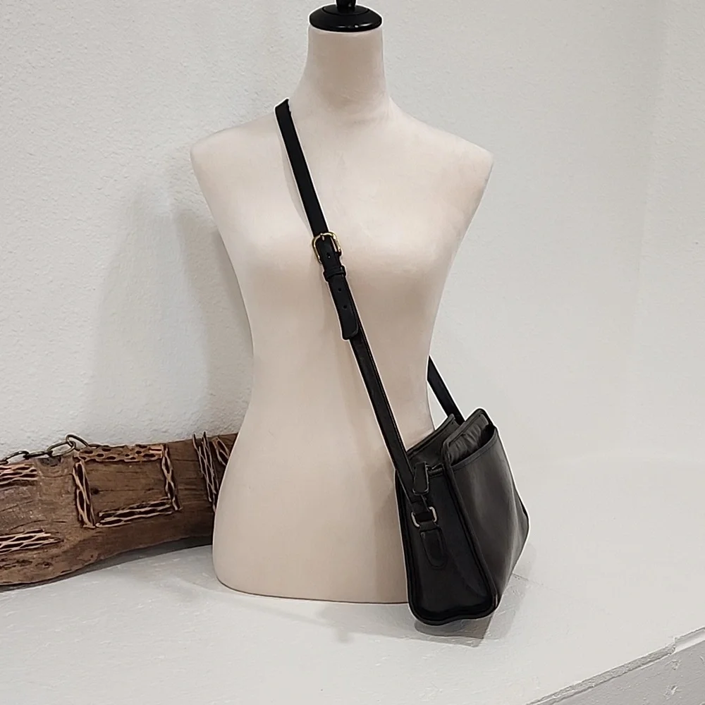 Vintage Coach Crossbody Hand Bag Elegant Black Leather Shoulder Bag - Picture 2 of 13